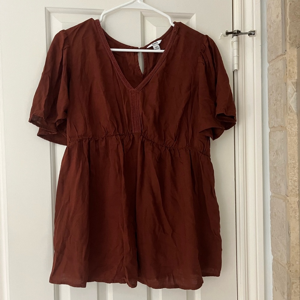 Sonoma Maternity Burgundy Short Sleeve Top size medium maternity